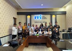 Dewan Pendidikan Kota Yogyakarta Dampingi Pelajar Kunjungan Industri dan Studi Tiru di RRI Yogyakarta
